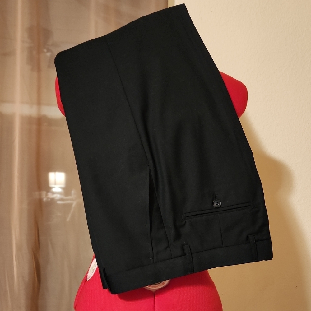 Black Dress Pants with Textured Fabric and Straight Fit